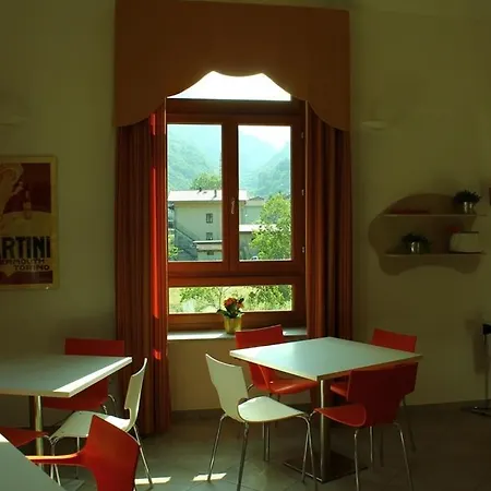 Ostello Auberge De La Gare Hostel