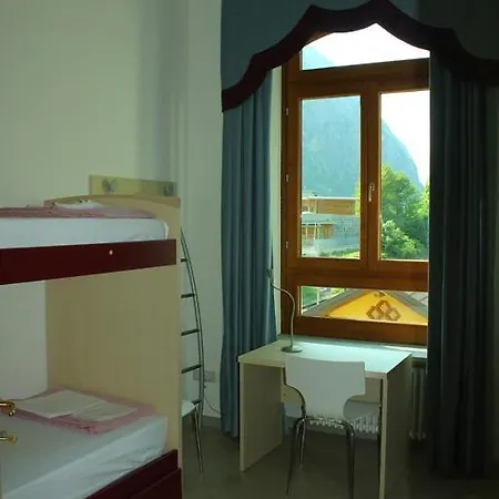 Ostello Auberge De La Gare Hone