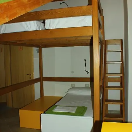 Ostello Auberge De La Gare Hone