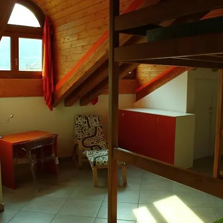 Ostello Auberge De La Gare Hone