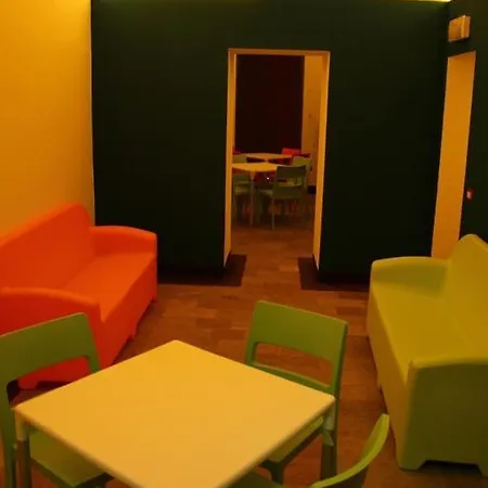 Ostello Auberge De La Gare Hostel Hone