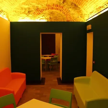 Ostello Auberge De La Gare *