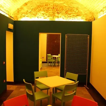 Ostello Auberge De La Gare Hostel
